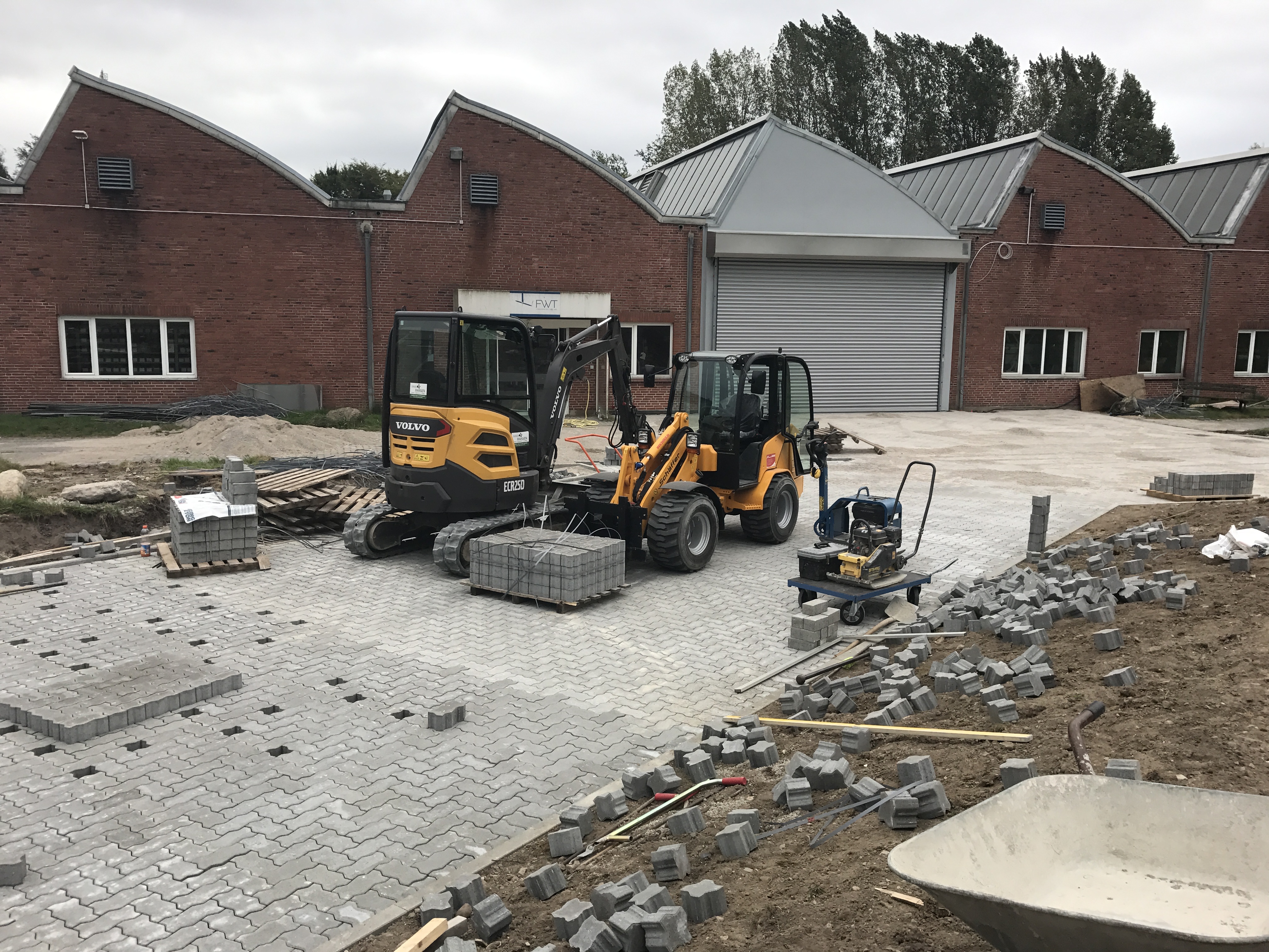 Baustelle Laurispark
Bau einer Stra&szlig;e mit UNI Verbund Pflaster